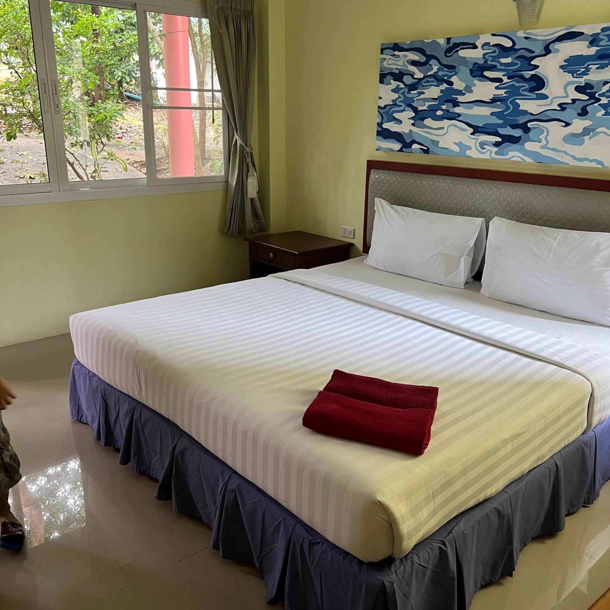 Kata Villa Merit Hill Bungalows Karon Luaran gambar